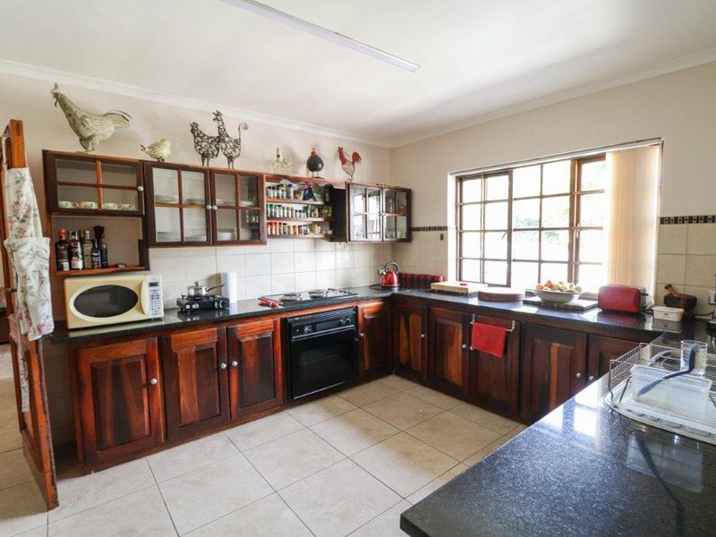 THEESCOMBE 4 BED 2.5 BATH HOUSE WITH DOUBLE GARAGE FOR RENT - Photo 8