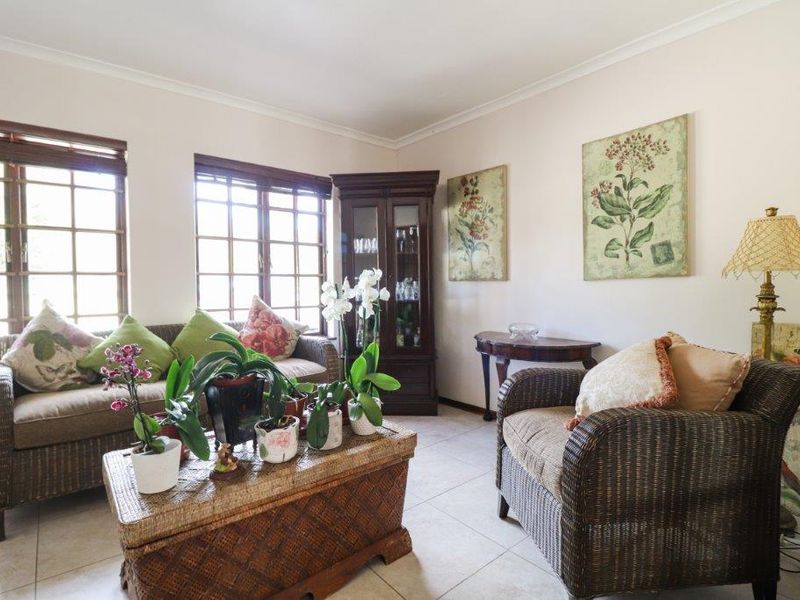 THEESCOMBE 4 BED 2.5 BATH HOUSE WITH DOUBLE GARAGE FOR RENT - Photo 5