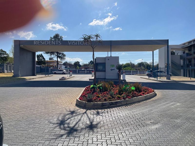 Ground Floor Gem! - Photo 5