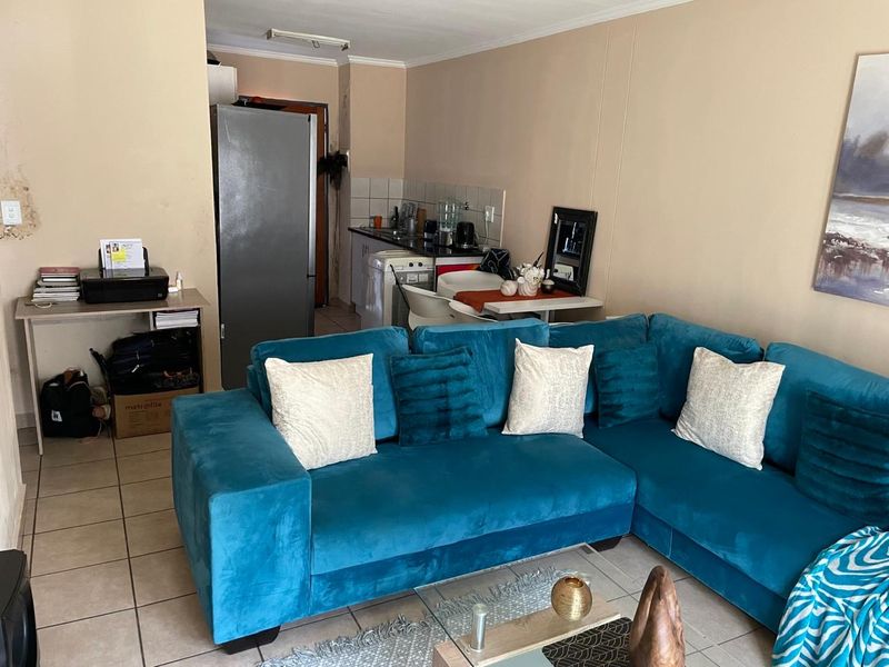 Ground Floor Gem! - Photo 3