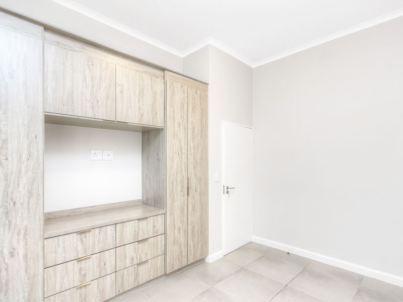 Modern 2-Bedroom Ground Floor Apartment with Private Garden - Photo 7