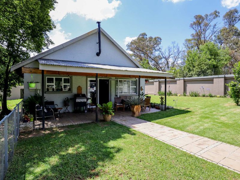 FOR SALE: Agricultural Property with Cottage in Chartwell - Photo 3