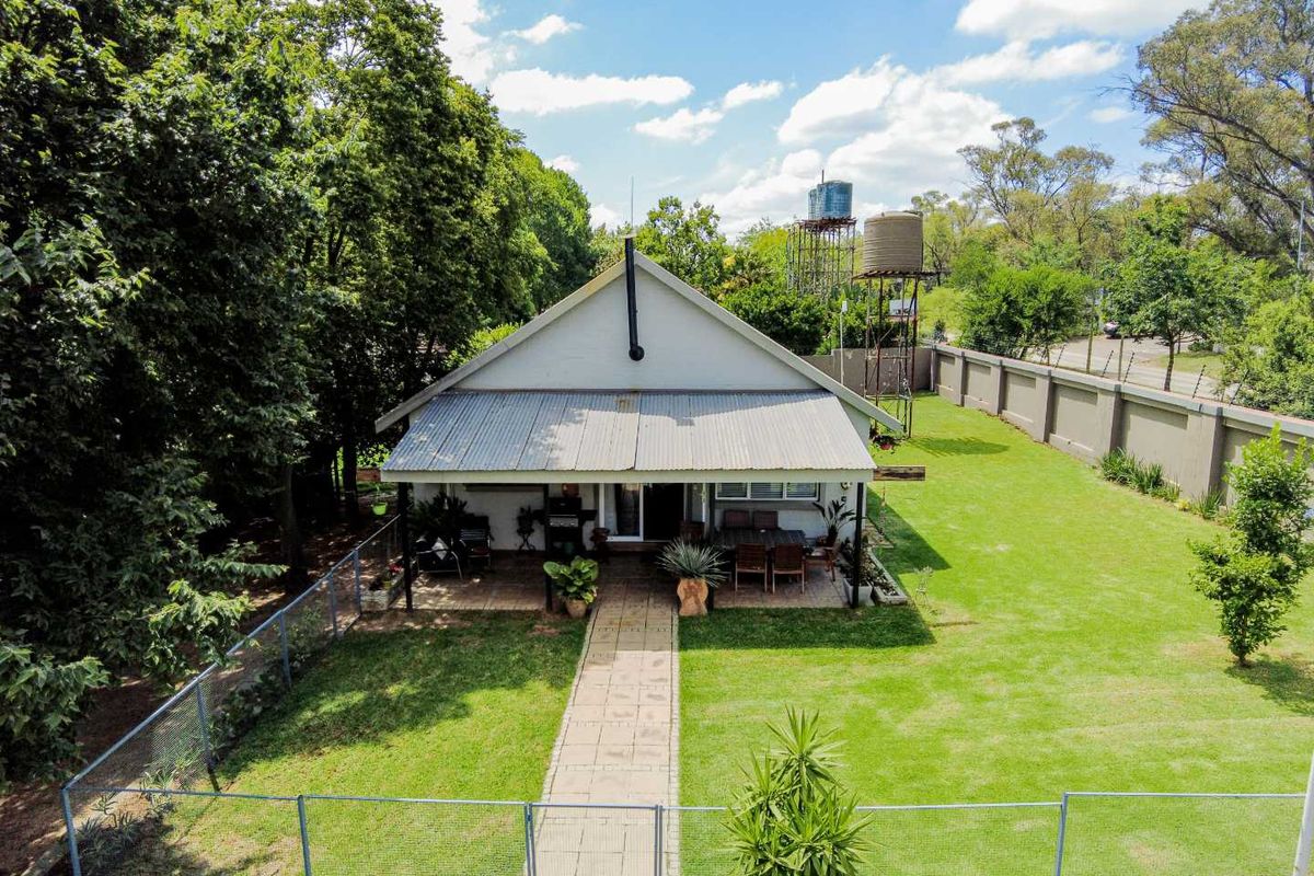 FOR SALE: Agricultural Property with Cottage in Chartwell - Photo 2