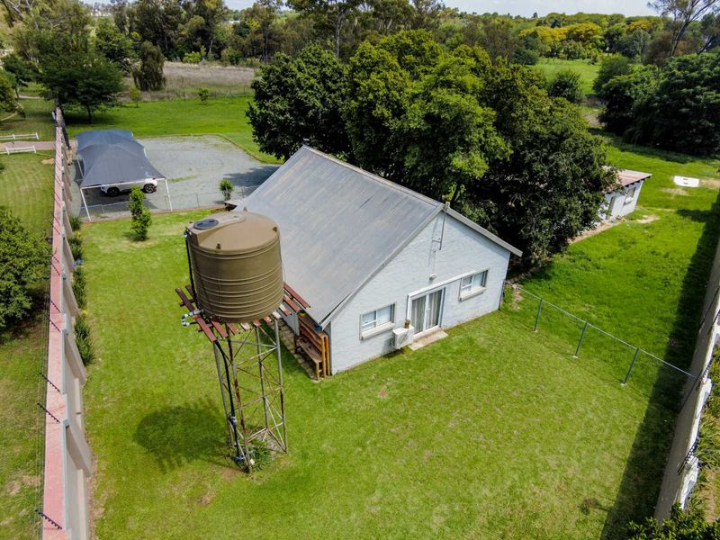 FOR SALE: Agricultural Property with Cottage in Chartwell - Photo 5