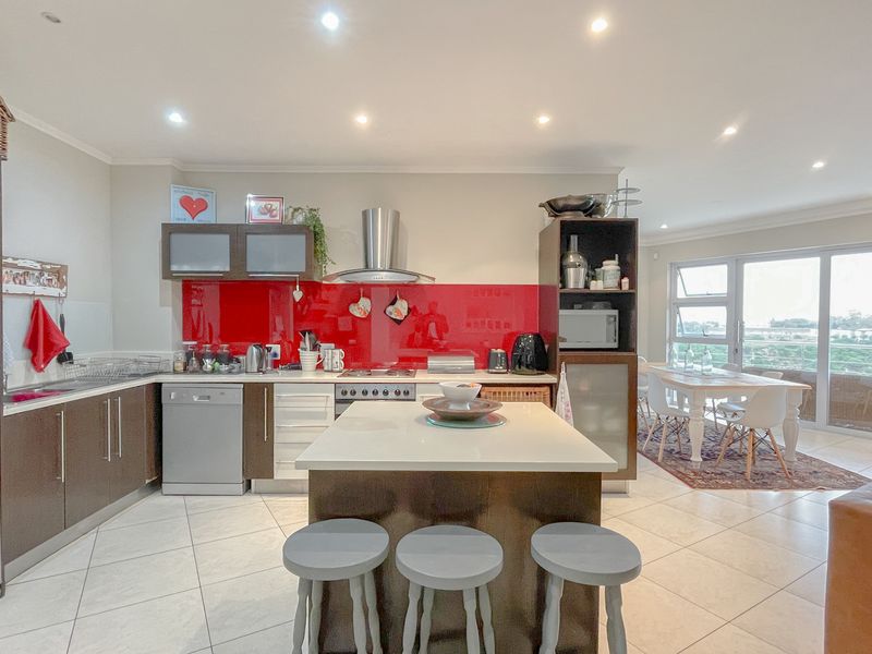 ST GEORGES PARK 3 BED 2 BATH APARTMENT FOR SALE - Photo 6