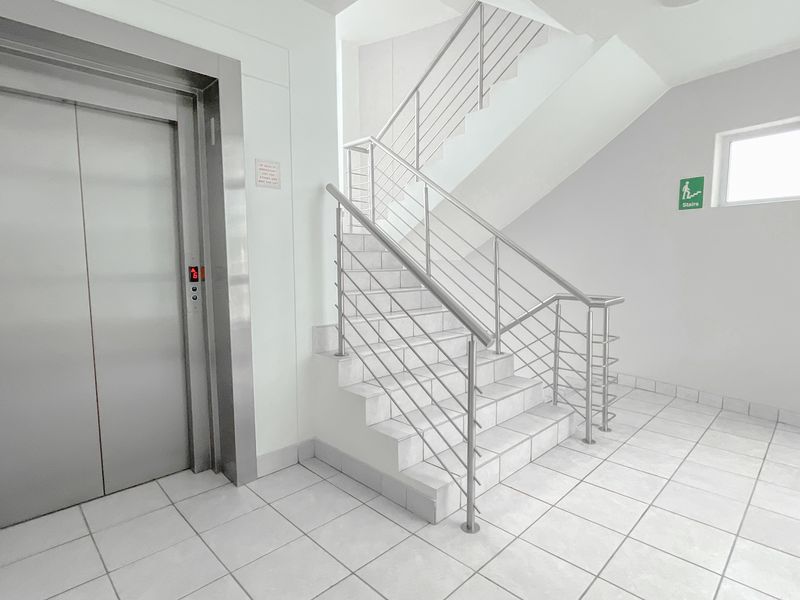 ST GEORGES PARK 3 BED 2 BATH APARTMENT FOR SALE - Photo 3