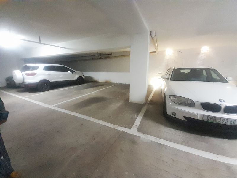 HUMEWOOD 2 BED 1.5 BATH APARTMENT WITH PARKING FOR RENT - Photo 10