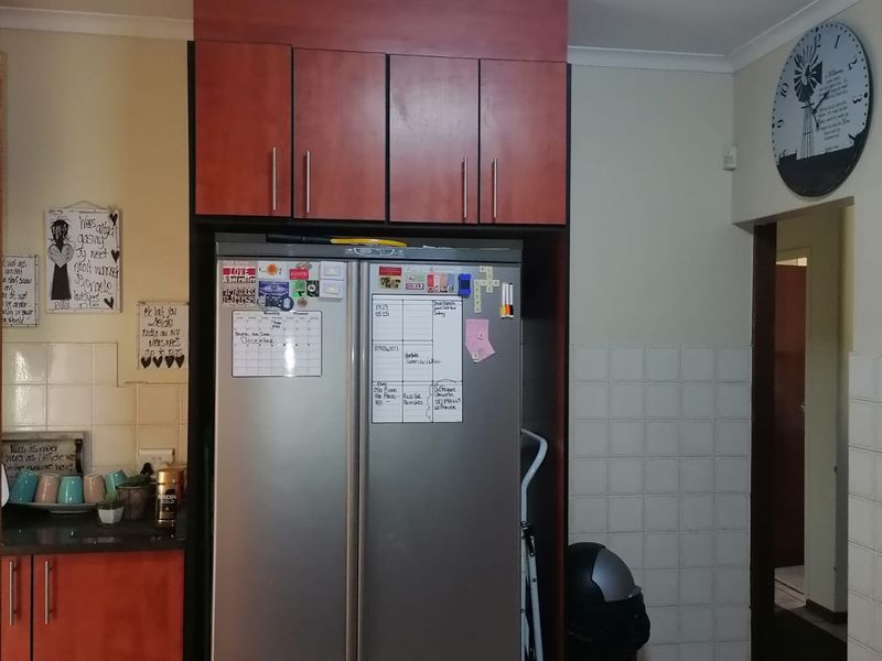 Stunning 3-Bedroom Family Home for Sale in Mooinooi. - Photo 7