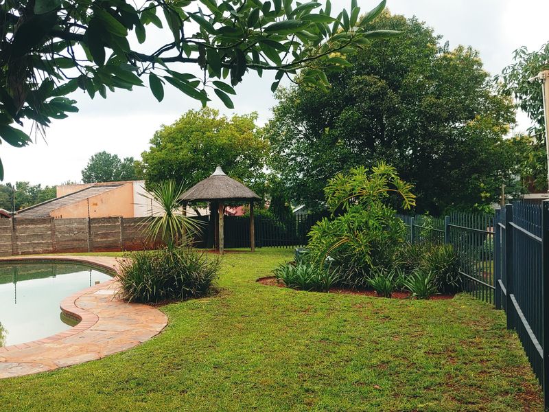 Stunning 2 Bedroom Apartment - Photo 4