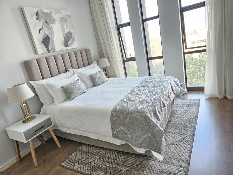 Gorgeous furnished apartment in sought-after complex in Morningside R40,000 p/m - Photo 7
