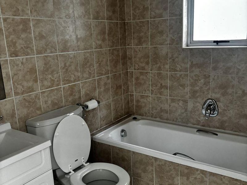 2 Bedroom Apartment for Sale - Photo 8