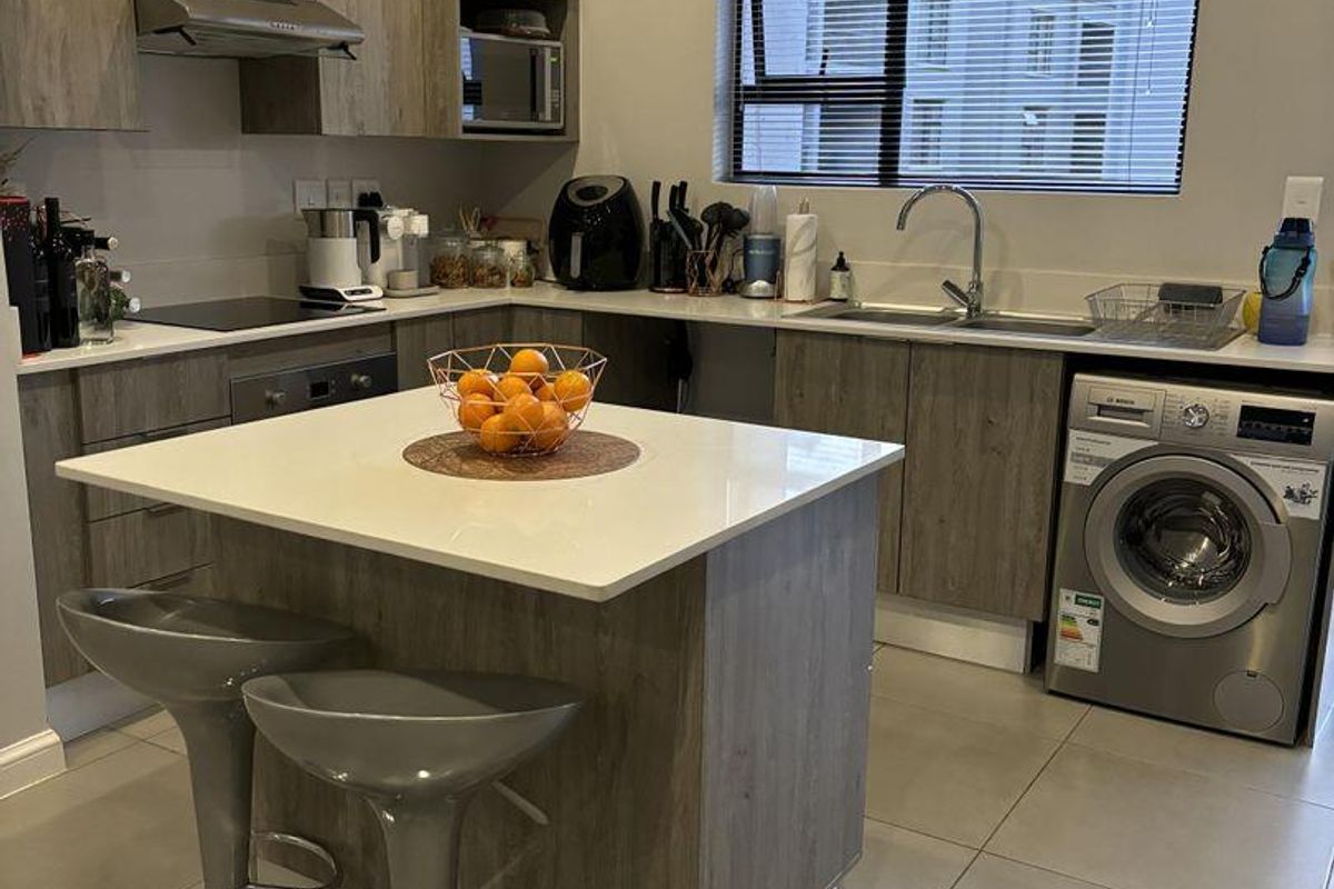 2 bed 2 bath APARTMENT IN MORNINGSIDE - Photo 4