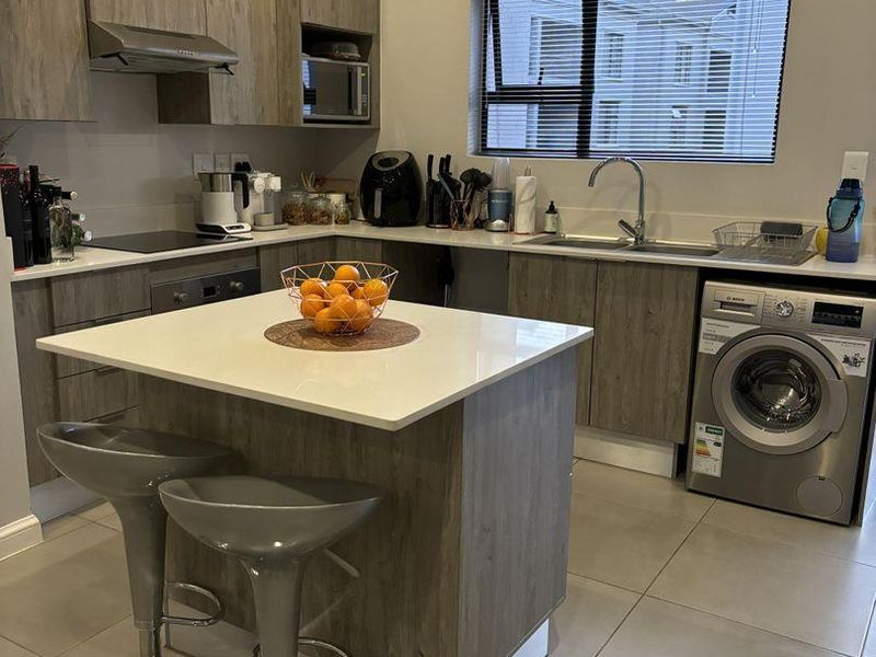 2 bed 2 bath APARTMENT IN MORNINGSIDE - Photo 4