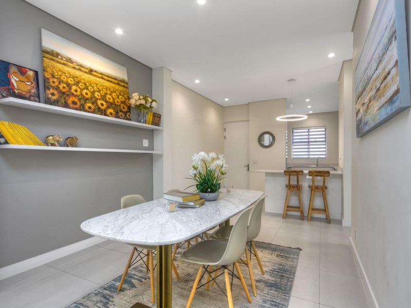 Beyond Senstional 2 bed 2 bath Morningside a best secret - Photo 2