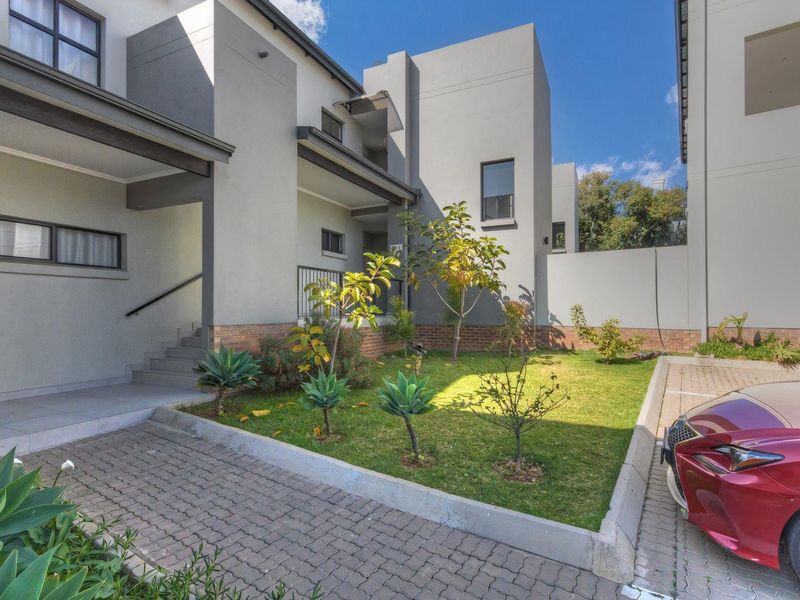 Beyond Senstional 2 bed 2 bath Morningside a best secret - Photo 6
