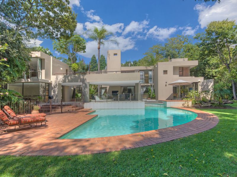 Grand Family 5 Bedroom Residence with Tennis Court, Pool & Guest Suite - Photo 2