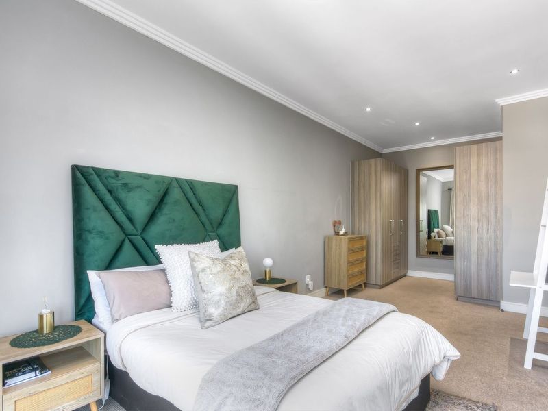 Exceptional Investment Opportunity in Bryanston – Modern 2-Bedroom Duplex with Stunning Views - Photo 8