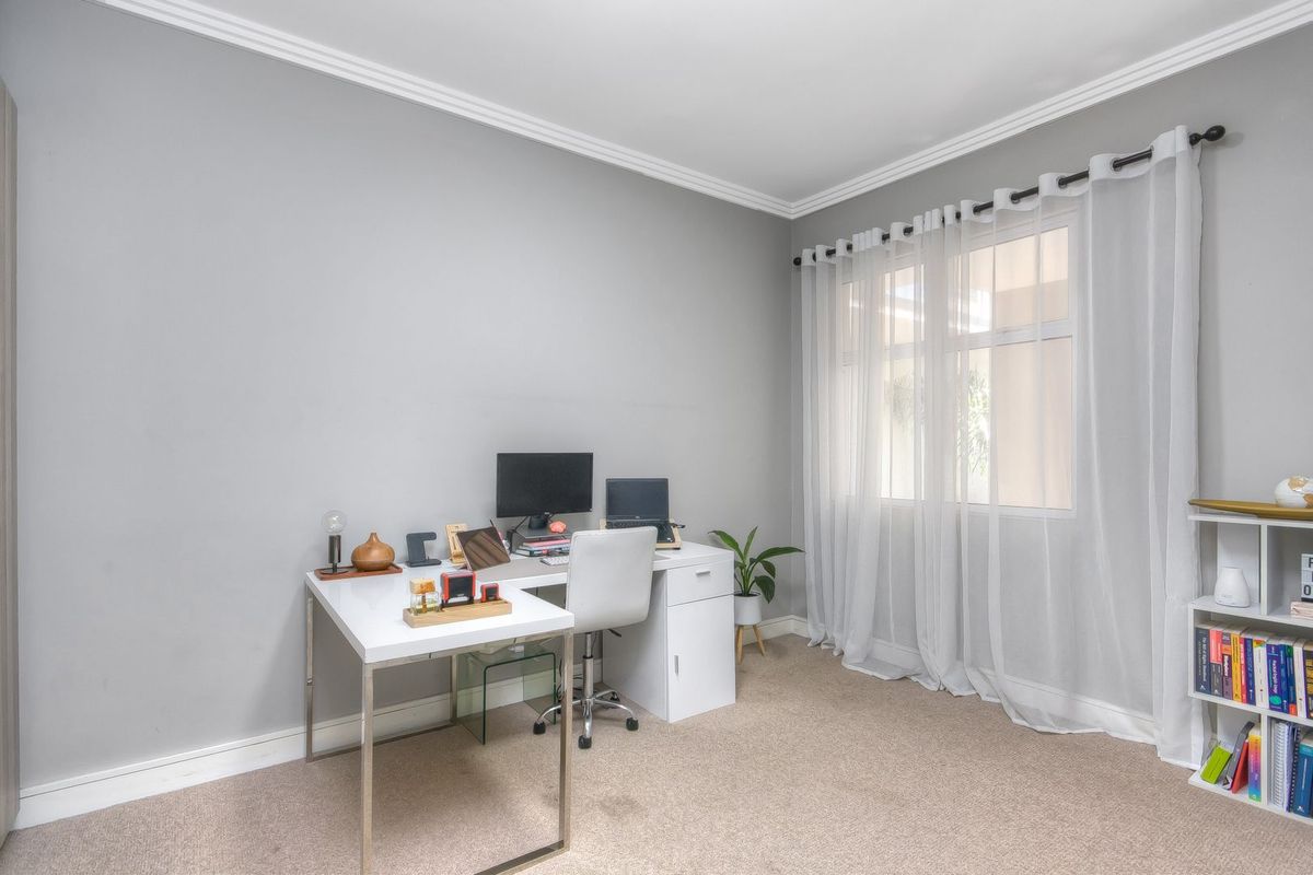 Exceptional Investment Opportunity in Bryanston – Modern 2-Bedroom Duplex with Stunning Views - Photo 5