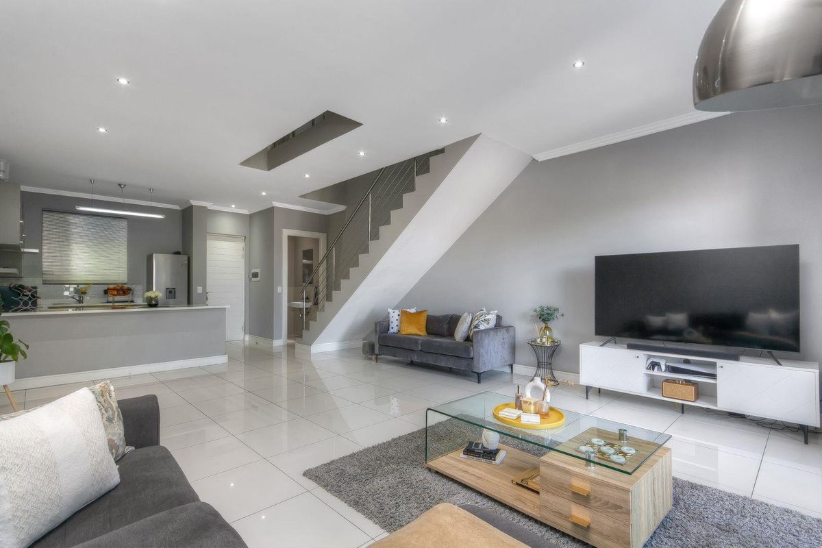 Exceptional Investment Opportunity in Bryanston – Modern 2-Bedroom Duplex with Stunning Views - Photo 2