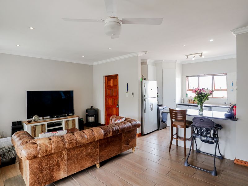 Charming 2-Bedroom Home in Bryanston East with Modern Features and Excellent Location - Photo 4