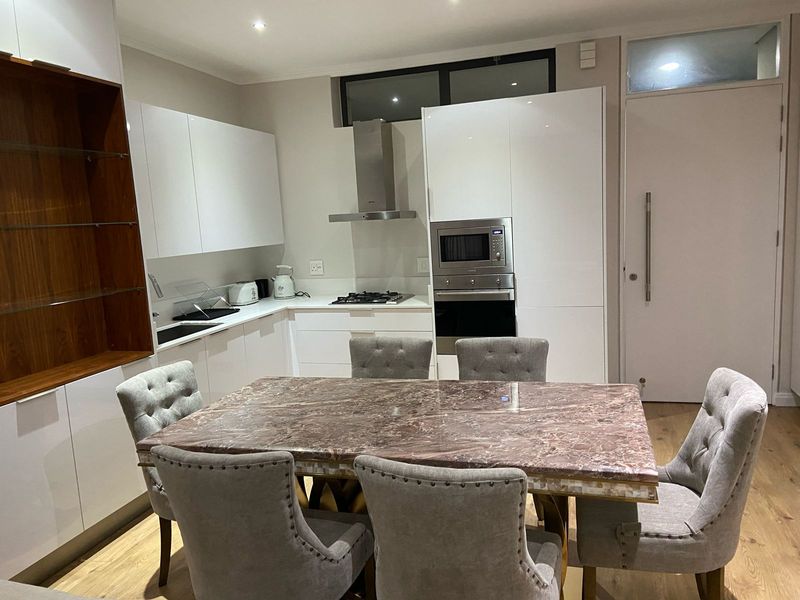 Furnished Luxury Rental Apartment in Morningside, Sandton-Central Square - Photo 2
