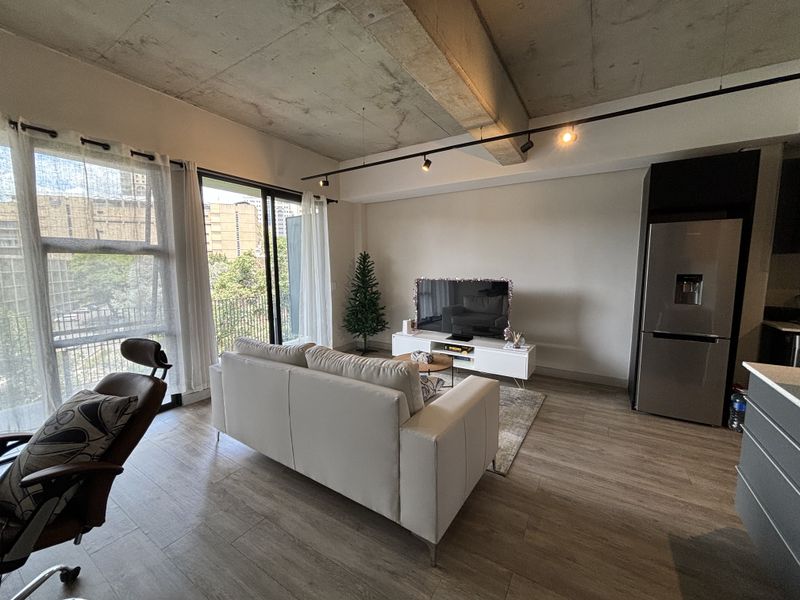 Unfurnished One Bed One Bathroom - Photo 3