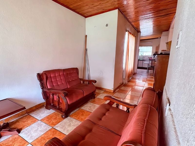 Massive family home in Brakpan - Photo 6