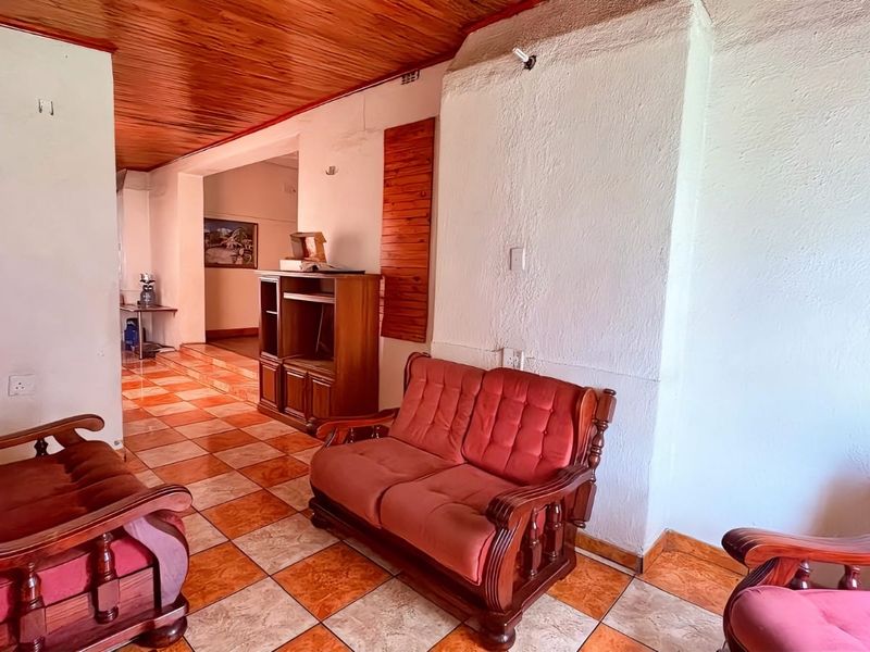 Massive family home in Brakpan - Photo 5