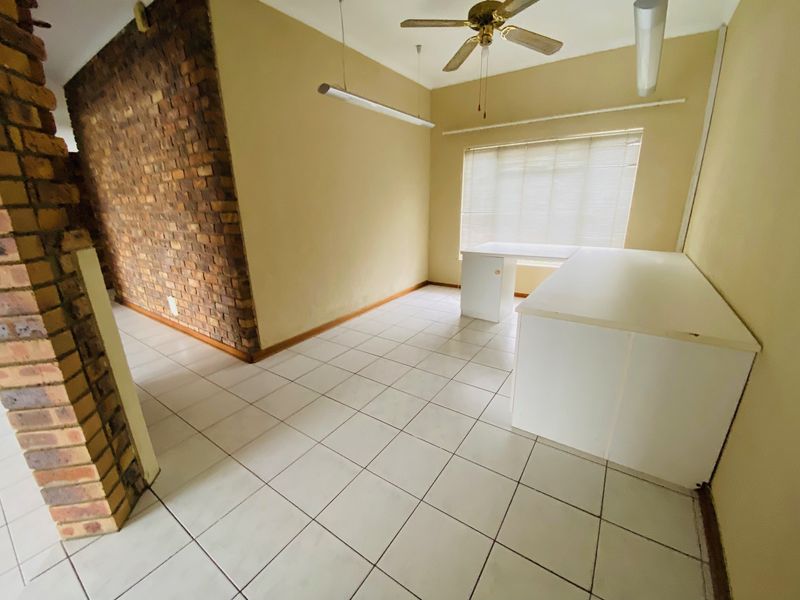 Freestanding Family House to Let in West Acres - Photo 7