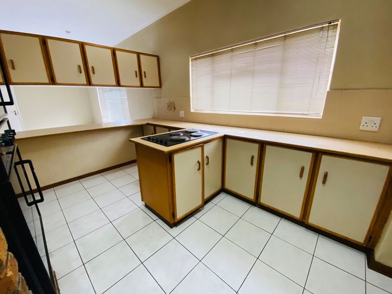 Freestanding Family House to Let in West Acres - Photo 8