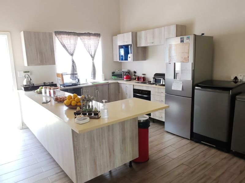 Investor Special - Photo 3