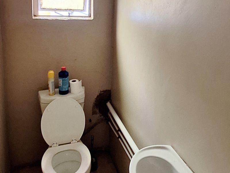 CENTRAL 11 BED 5 BATH HOUSE WITH PARKING FOR SALE - Photo 8