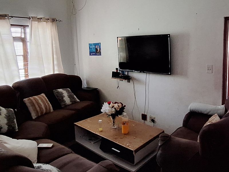 CENTRAL 11 BED 5 BATH HOUSE WITH PARKING FOR SALE - Photo 6