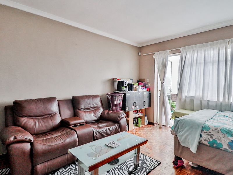 RICHMOND HILL 2 BED 1 BATH APARTMENT WITH PARKING BAY FOR RENT - Photo 6