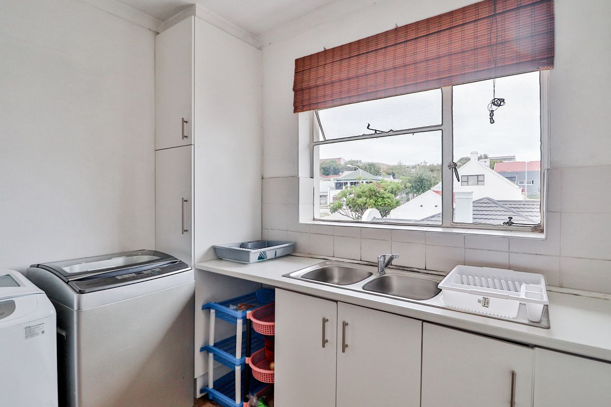 RICHMOND HILL 2 BED 1 BATH APARTMENT WITH PARKING BAY FOR RENT - Photo 5