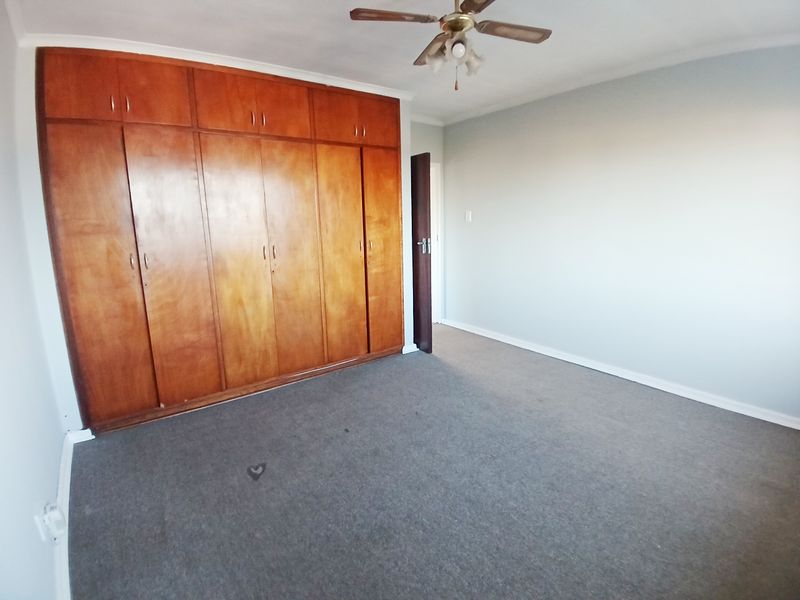 RICHMOND HILL 2 BED 1 BATH APARTMENT WITH PARKING BAY FOR RENT - Photo 4