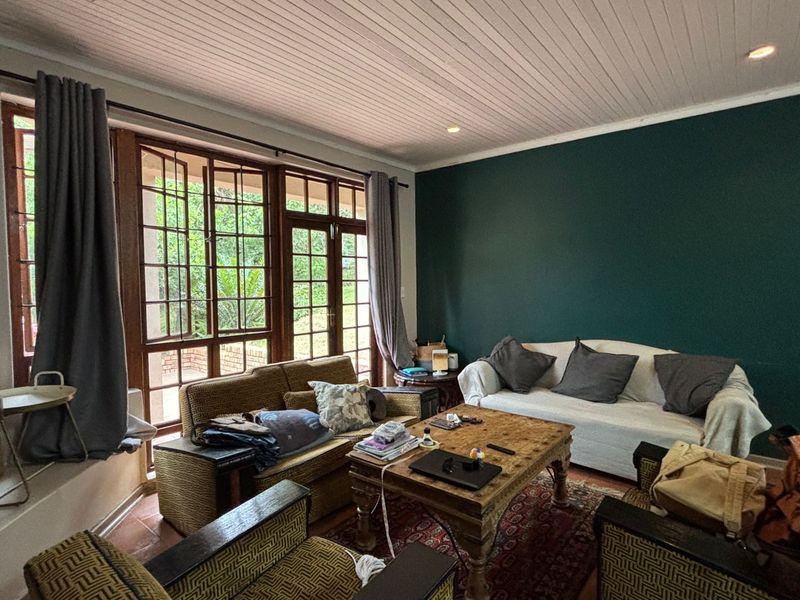 3 BEDROOM FAMILY HOME WITH STUDY TO LET - Photo 2