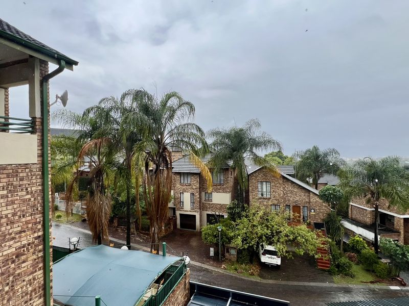 Free Standing Face Brick, Three-Storey 5 Bedroom all on Suite Free Standing Home - Photo 2