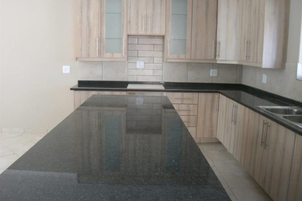 3 Bedroom townhouse to Rent Kookrus - Photo 5