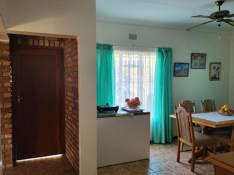 Neat as a Pin | 3-Bedroom Home with Flatlet in For Sale In Mooinooi. - Photo 7