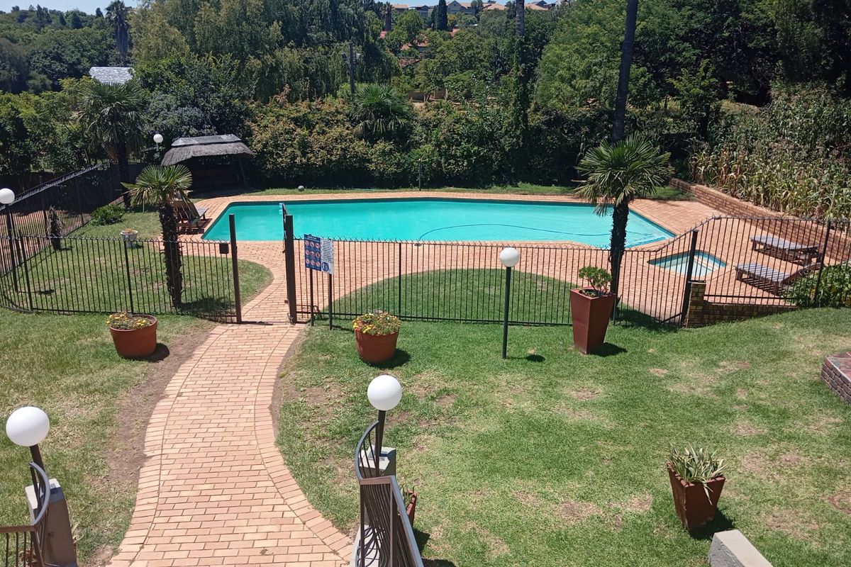 2 Bedroom Apartment for sale - Photo 2