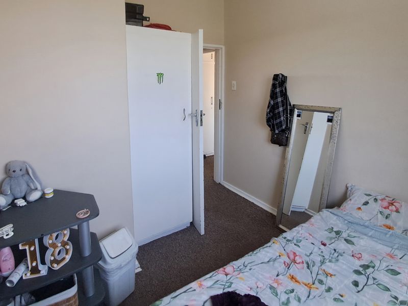 TAYBANK 3 BED 1.5 BATH DUPLEX WITH PARKING FOR SALE - Photo 8