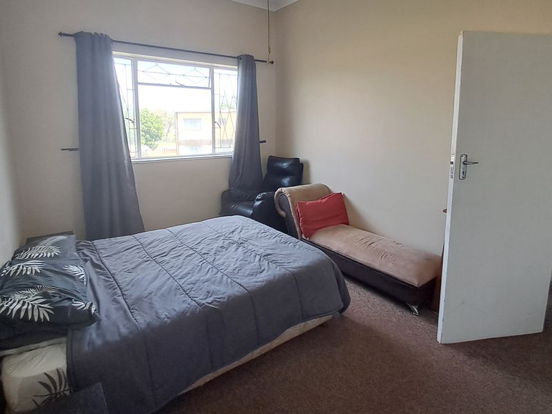 TAYBANK 3 BED 1.5 BATH DUPLEX WITH PARKING FOR SALE - Photo 6