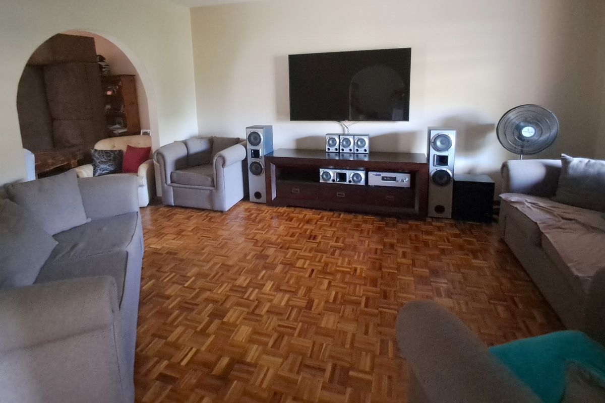 TAYBANK 3 BED 1.5 BATH DUPLEX WITH PARKING FOR SALE - Photo 4