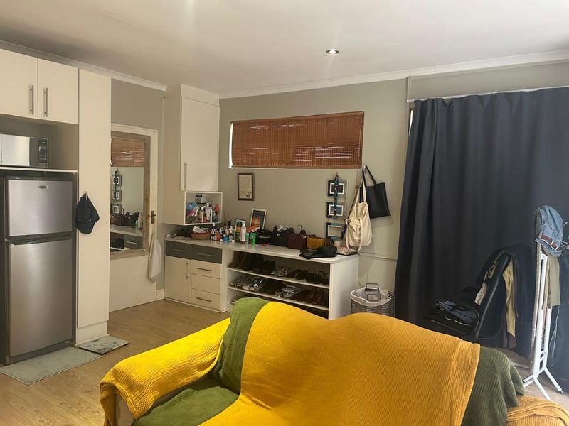 Modern Fully Furnished 1-Bedroom Ground Floor Studio (NO PARKING) - Photo 4