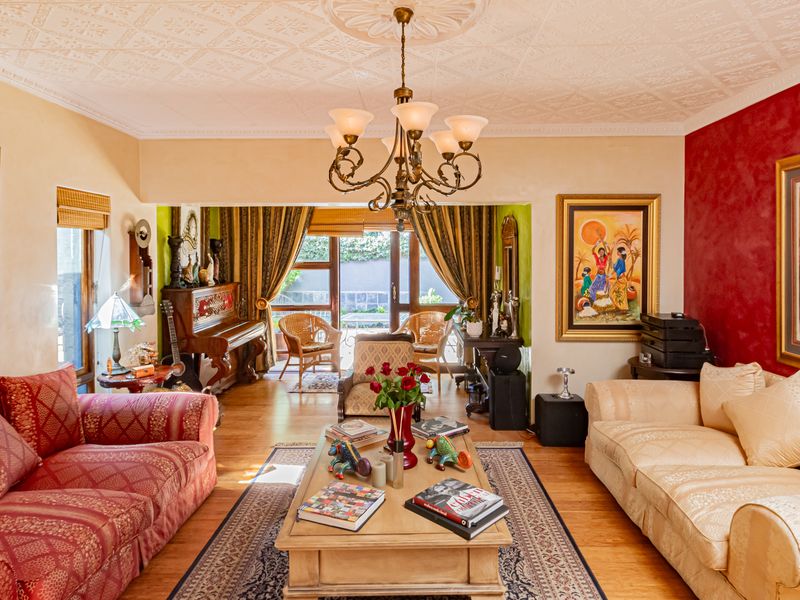 LIVE THE DREAM! HOME WITH STYLE AND FLAIR AND A SENSE OF EASE... - Photo 5