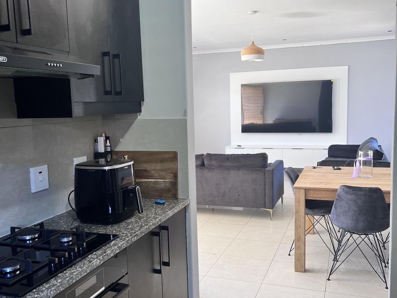 3 Bedroom House in Parklands - Photo 2