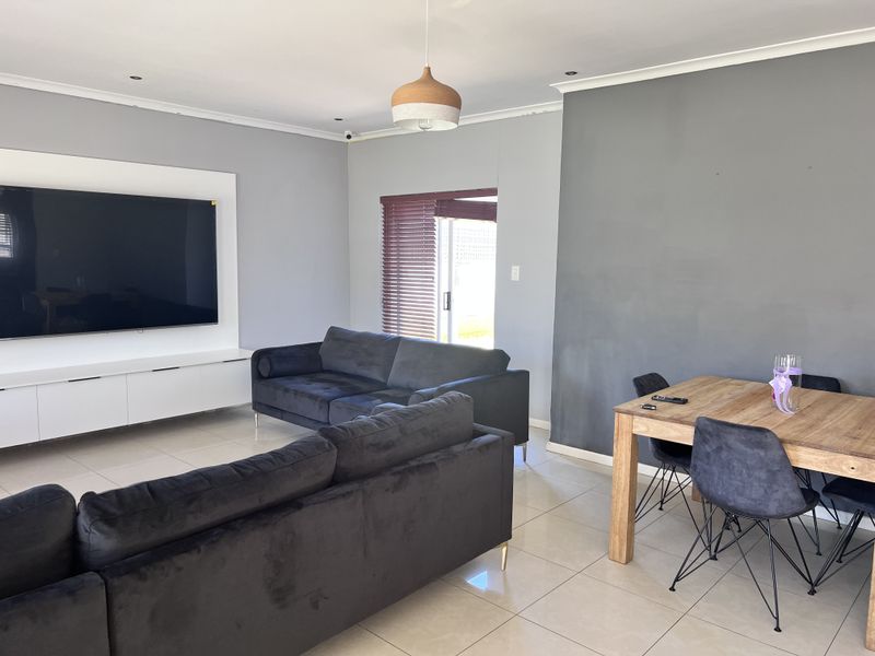 3 Bedroom House in Parklands - Photo 7