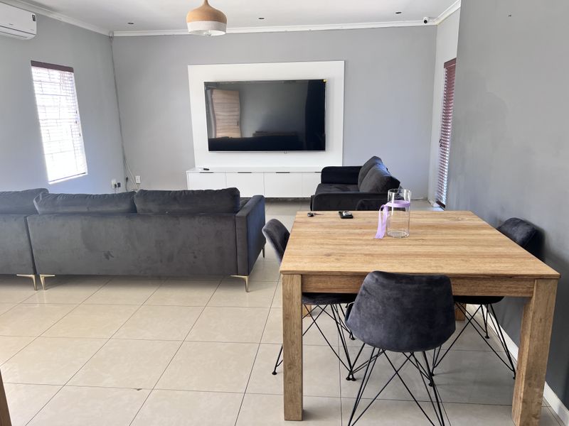 3 Bedroom House in Parklands - Photo 8