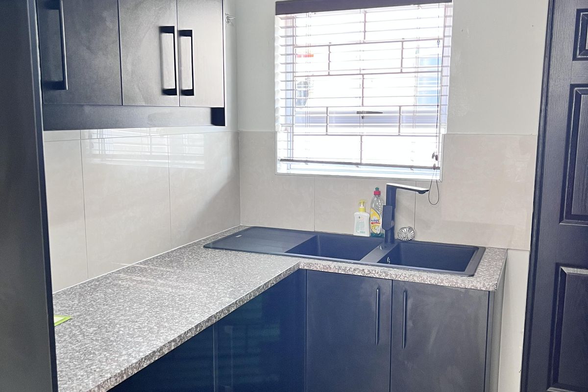 3 Bedroom House in Parklands - Photo 4